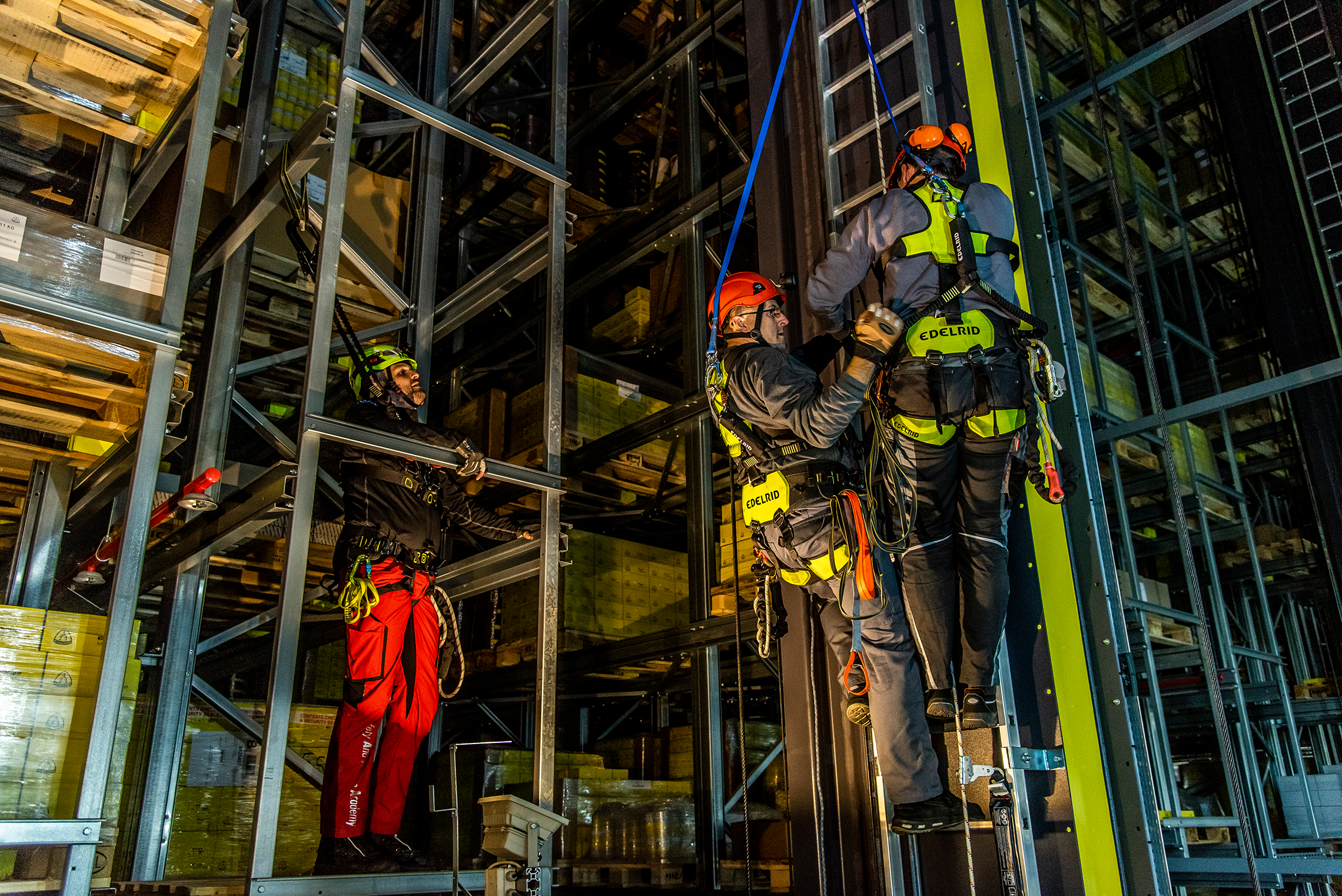 Rettungstraining im Hochregallager