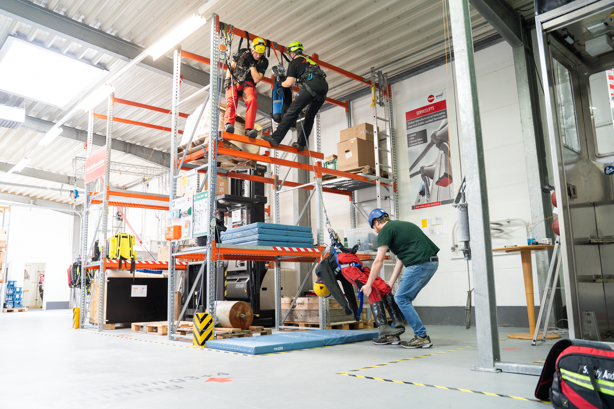 Trainings-Center, Hochregallager, Safety And Rescue Academy (S.A.R.A.), Branchenübergreifende Schulungen, Vor Ort Services, GWO