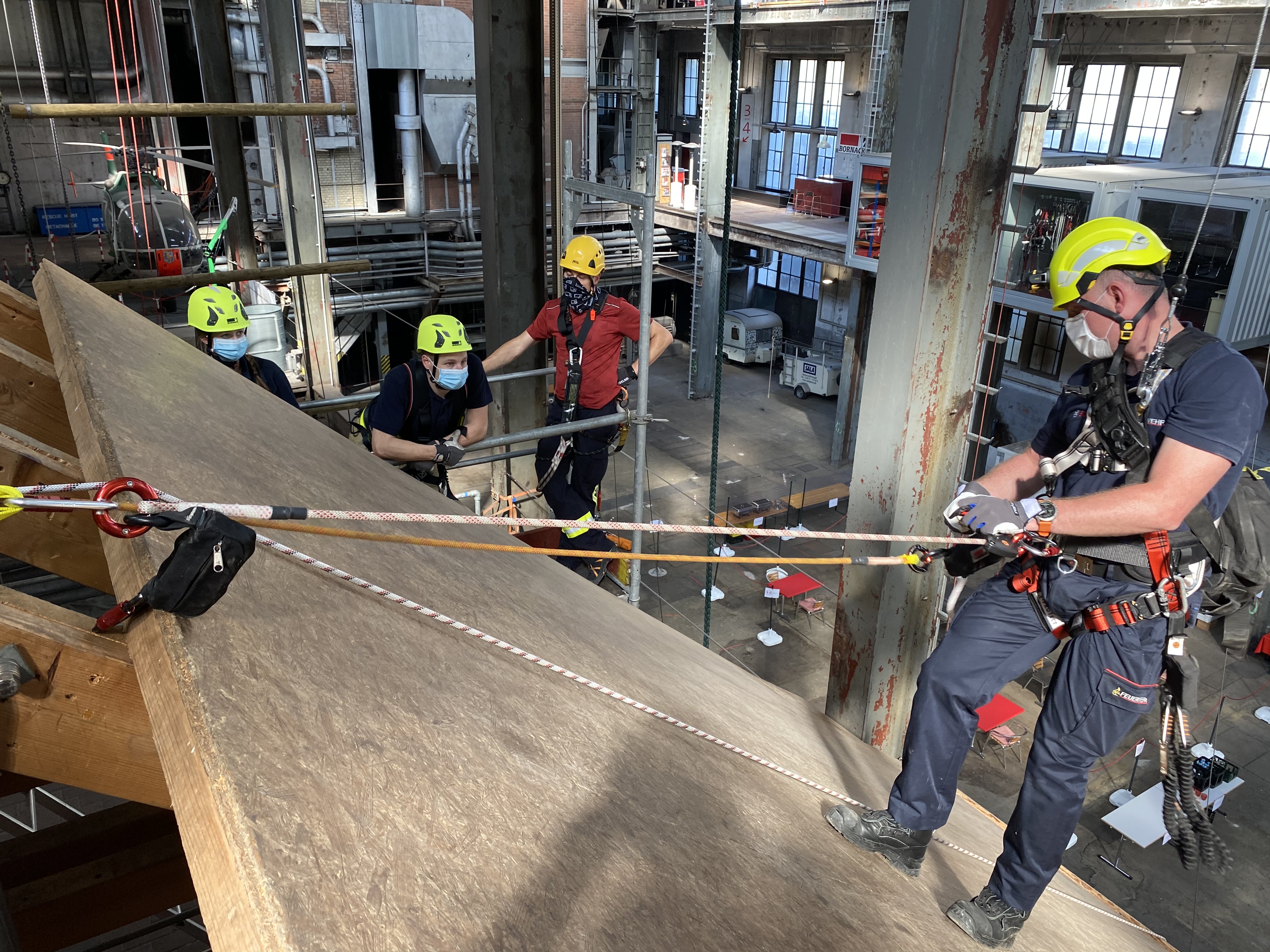 Hochwerk, Feuerwehr, Trainings, Aufbaukurs, Ausbildung Absturzsicherung und einfache Rettung aus Höhen und Tiefen, Hailo Wind Systems, HWS, Safety And Rescue Academy, S.A.R.A.,