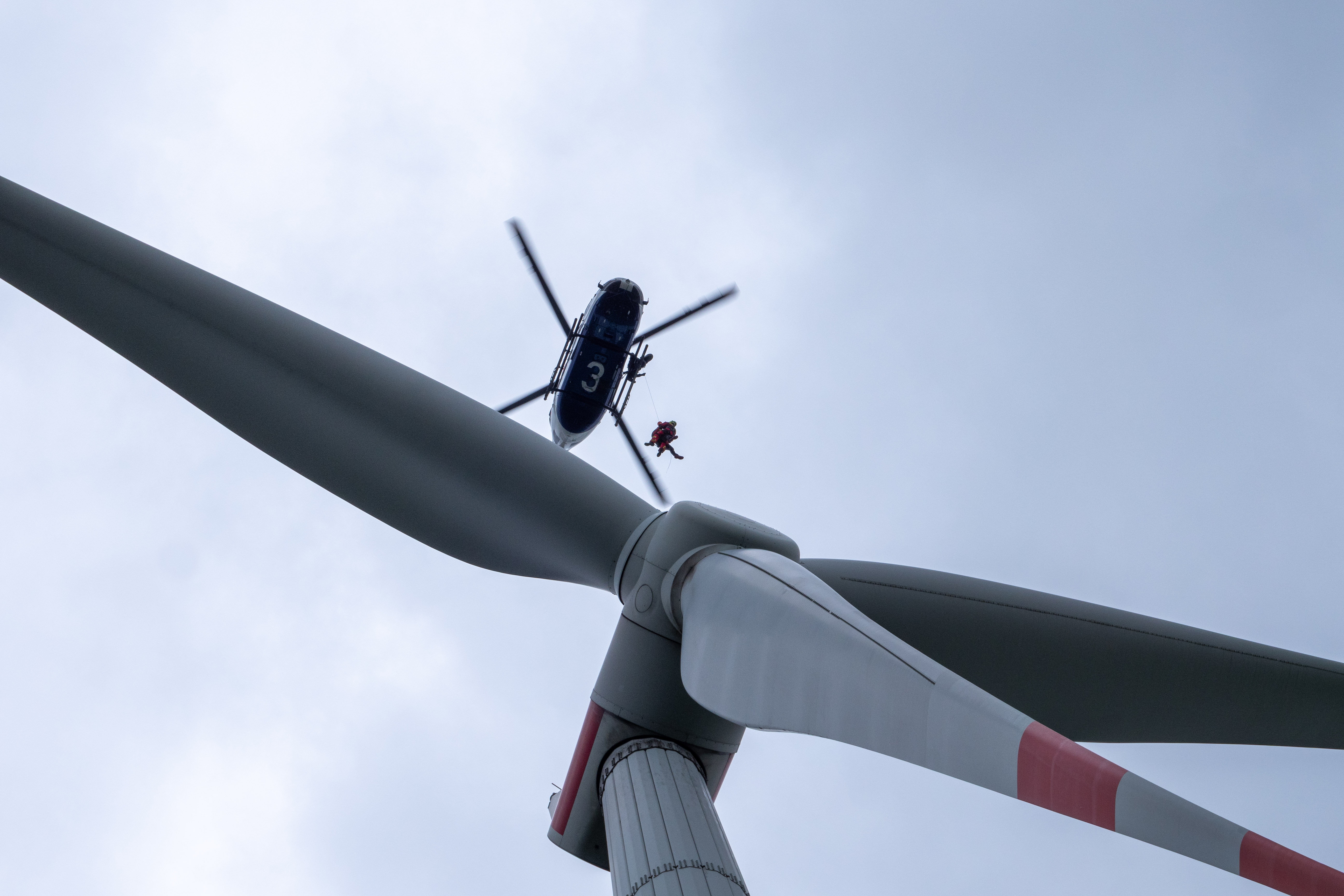Höhenrettung, Windkraftanlage, Haiger, Kalteiche, 2026, Polizei, Feuerwehr, Einsatzkräfte, Heli