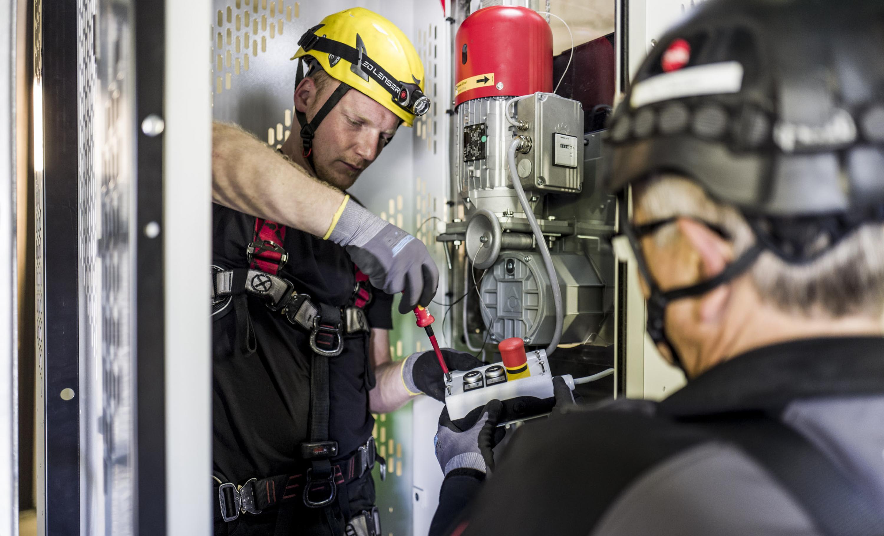 HWS 02 - Service and Maintenance | Hailo Wind Systems